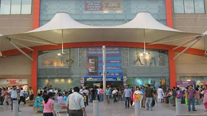 ग्रेट इंडिया प्लेस मॉल के लिए 2,000 करोड़ रुपये की बोली लगाने की योजना बना रही है ग्रेट इंडिया प्लेस मॉल के लिए 2,000 करोड़ रुपये की बोली लगाने की योजना बना रही है