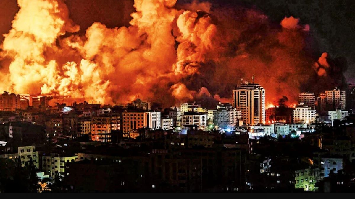 गाजा में एक अस्पताल पर हुए हमले में बच्चों सहित सैकड़ों नागरिकों की मौत हो गई गाजा में एक अस्पताल पर हुए हमले में बच्चों सहित सैकड़ों नागरिकों की मौत हो गई