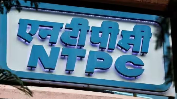 NTPC ₹3 लाख करोड़ के मार्केट कैप को पार करने वाली तीसरी सरकारी कंपनी बन गई है NTPC ₹3 लाख करोड़ के मार्केट कैप को पार करने वाली तीसरी सरकारी कंपनी बन गई है