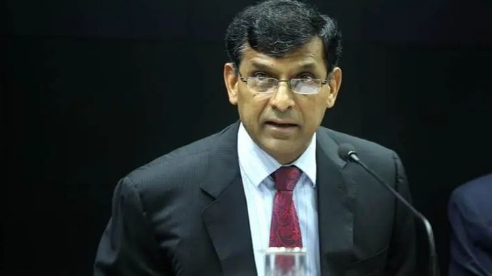 रिजर्व बैंक के पूर्व गवर्नर रघुराम राजन रिजर्व बैंक के पूर्व गवर्नर रघुराम राजन