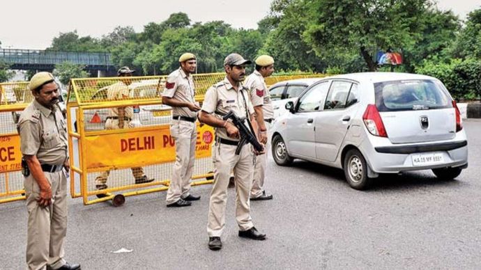 Delhi में सुरक्षा के पुख्ता इंतजाम किए गए हैं Delhi में सुरक्षा के पुख्ता इंतजाम किए गए हैं