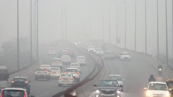 देश की राजधानी नई दिल्ली के तापमान में आज यानी 3 जनवरी को गिरावट दर्ज की गई है