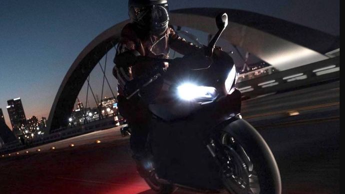 Triumph Motorcycle ने Daytona 660 स्पोर्ट टूरर बाइक का नया टीजर जारी किया है Triumph Motorcycle ने Daytona 660 स्पोर्ट टूरर बाइक का नया टीजर जारी किया है