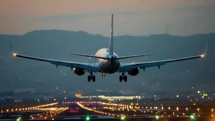 DGCA ने 4 जनवरी को Air India और Spice Jet एयरलाइंस को कारण बताओ नोटिस जारी किया है