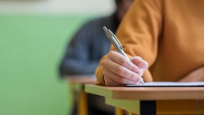 रोजगार को लेकर हुए समझौते के बाद हरियाणा सरकार ने दस हजार बेरोजगारों युवाओं के लिए नौकरी की घोषणा की थी रोजगार को लेकर हुए समझौते के बाद हरियाणा सरकार ने दस हजार बेरोजगारों युवाओं के लिए नौकरी की घोषणा की थी