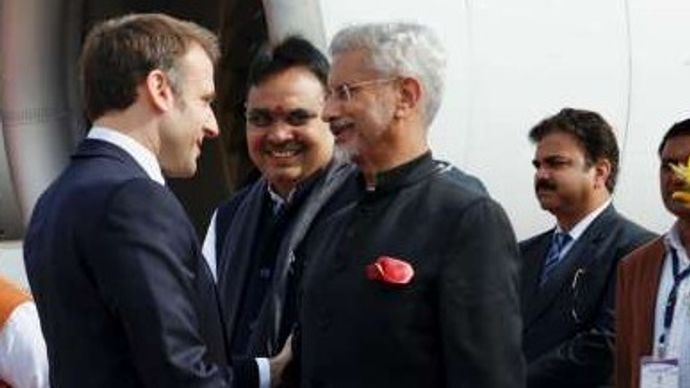 गणतंत्र दिवस परेड के चीफ गेस्ट फ्रांस के राष्ट्रपति Emmanuel Macron भारत पहुंच गए हैं गणतंत्र दिवस परेड के चीफ गेस्ट फ्रांस के राष्ट्रपति Emmanuel Macron भारत पहुंच गए हैं