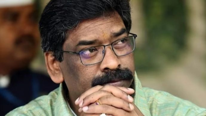 ED अधिकारियों से Hemant Soren की लुकाछिपी के बीच झारखंड के मुख्यमंत्री ने नया दांव चला है ED अधिकारियों से Hemant Soren की लुकाछिपी के बीच झारखंड के मुख्यमंत्री ने नया दांव चला है