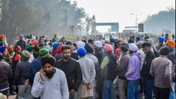 एमएसपी पर कानून बनाने की मांग कर दिल्ली की तरफ कूच कर रहे किसानों का आंदोलन उग्र हो गया है