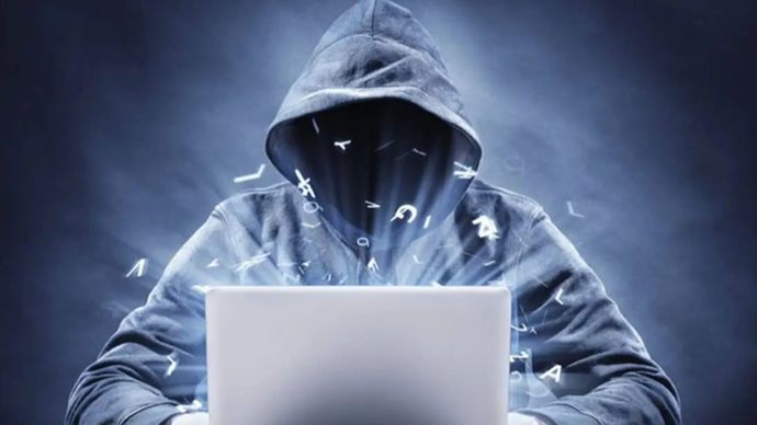 शेयर मार्केट में निवेश कर ज्यादा से ज्यादा रिटर्न हासिल करने का लालच एक महिला को भारी पड़ गया शेयर मार्केट में निवेश कर ज्यादा से ज्यादा रिटर्न हासिल करने का लालच एक महिला को भारी पड़ गया