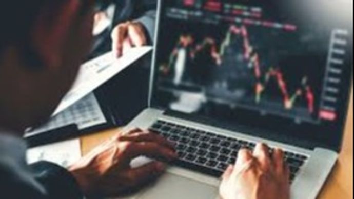 Nvidia के शेयरों में 22 फरवरी को 16% की तेजी आई और इसके मार्केट कैप में एक दिन में 277 अरब डॉलर का इजाफा हो गया है Nvidia के शेयरों में 22 फरवरी को 16% की तेजी आई और इसके मार्केट कैप में एक दिन में 277 अरब डॉलर का इजाफा हो गया है