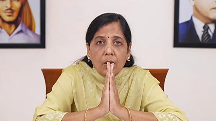 ejriwal को 'आशीर्वाद दो' अभियान आज से, CM की पत्नी Sunita ने जारी किया WhatsApp Number ejriwal को 'आशीर्वाद दो' अभियान आज से, CM की पत्नी Sunita ने जारी किया WhatsApp Number