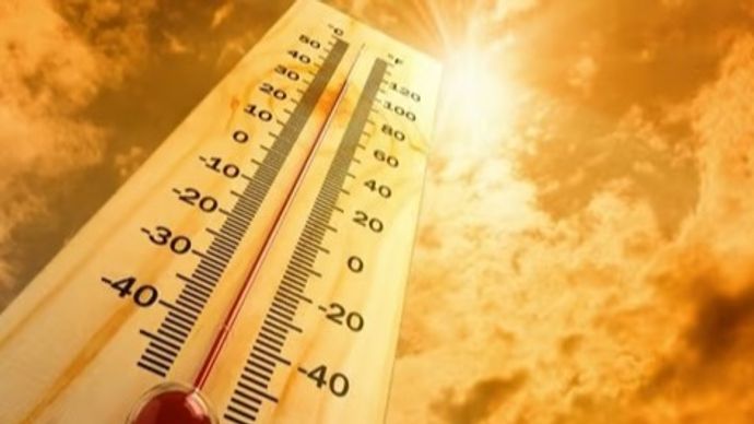 IMD के मुताबिक अगले 48 घंटों में देश के अलग-अलग हिस्सों में हीटवेव की स्थिति रहने की संभावना है IMD के मुताबिक अगले 48 घंटों में देश के अलग-अलग हिस्सों में हीटवेव की स्थिति रहने की संभावना है