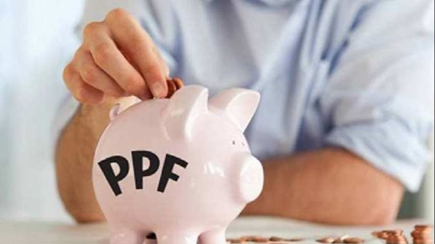 PPF में कोई भी भारतीय व्यक्ति निवेश की शुरुआत कर सकता है PPF में कोई भी भारतीय व्यक्ति निवेश की शुरुआत कर सकता है