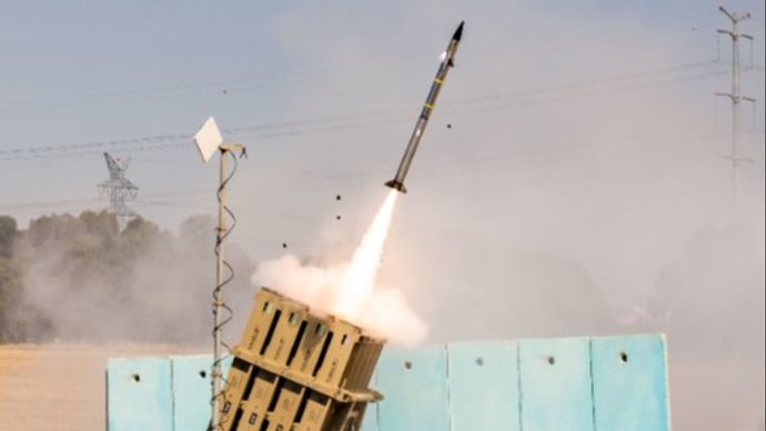 इजरायल के आयरन डोम ने शनिवार-रविवार को दरमियानी रात को ईरान के 99% ड्रोन और मिसाइलों को पहले ही मार गिराया