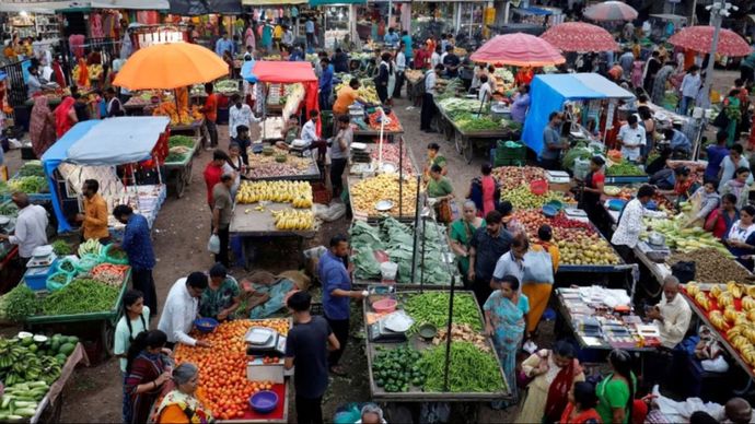 सब्जियों, आलू, प्याज और कच्चे तेल की कीमतों में बढ़ोतरी के कारण देश में थोक महंगाई मामूली रूप से बढ़कर 0.53% हो गई सब्जियों, आलू, प्याज और कच्चे तेल की कीमतों में बढ़ोतरी के कारण देश में थोक महंगाई मामूली रूप से बढ़कर 0.53% हो गई