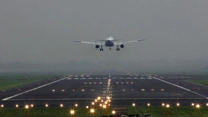 मुंबई अंतरराष्ट्रीय हवाई अड्डे के दो रनवे 9 मई को प्री-मानसून रखरखाव कार्य करने के लिए छह घंटे के लिए बंद रहेंगे मुंबई अंतरराष्ट्रीय हवाई अड्डे के दो रनवे 9 मई को प्री-मानसून रखरखाव कार्य करने के लिए छह घंटे के लिए बंद रहेंगे