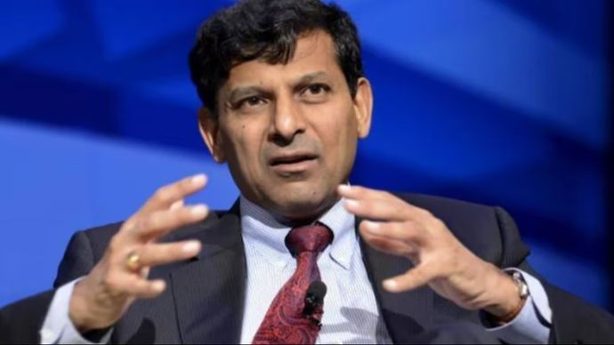 आरबीआई के पूर्व गवर्नर रघुराम राजन आरबीआई के पूर्व गवर्नर रघुराम राजन