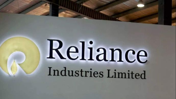 मंगलवार को शुरुआती कारोबार में सपाट खुलने के बाद RIL के शेयरों में मामूली गिरावट आई मंगलवार को शुरुआती कारोबार में सपाट खुलने के बाद RIL के शेयरों में मामूली गिरावट आई