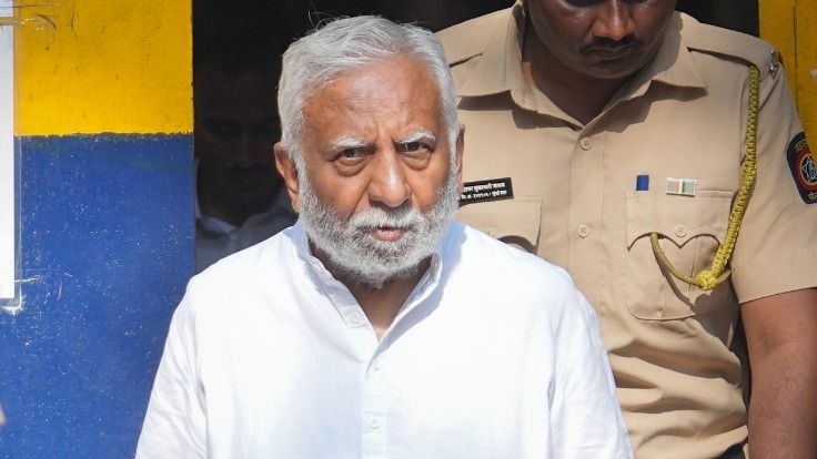 बॉम्बे हाई कोर्ट ने सोमवार को जेट एयरवेज के संस्थापक नरेश गोयल को चिकित्सा आधार पर दो महीने के लिए अंतरिम जमानत दे दी बॉम्बे हाई कोर्ट ने सोमवार को जेट एयरवेज के संस्थापक नरेश गोयल को चिकित्सा आधार पर दो महीने के लिए अंतरिम जमानत दे दी