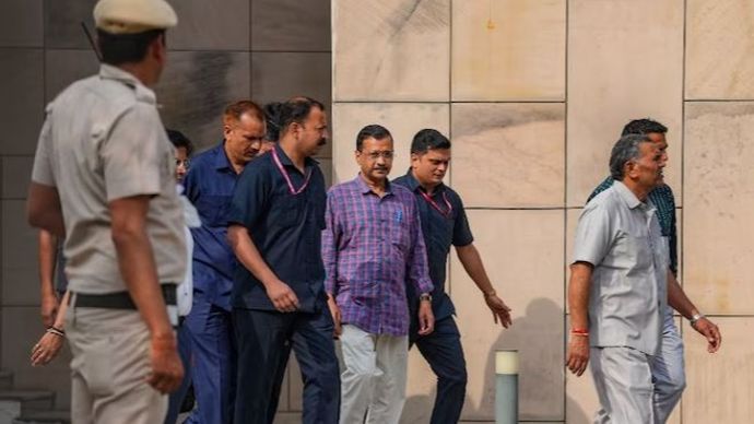 दिल्ली के सीएम अरविंद केजरीवाल को अंतरिम जमानत दिल्ली के सीएम अरविंद केजरीवाल को अंतरिम जमानत