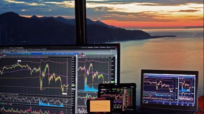 इस साल के चार महीनो में ही Fiis ने सिर्फ फाइनेंशियल स्टॉक्स से 46,000 करोड़ रुपये निकाले हैं इस साल के चार महीनो में ही Fiis ने सिर्फ फाइनेंशियल स्टॉक्स से 46,000 करोड़ रुपये निकाले हैं