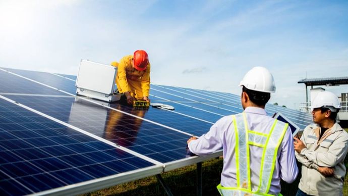 केंद्र सरकार द्वारा सोलर पैनल लगवाने पर सब्सिडी दी जा रही है