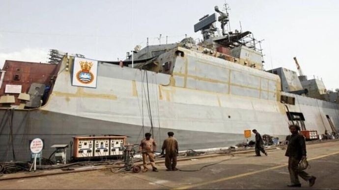 गार्डन रीच शिपबिल्डर्स एंड इंजीनियर्स लिमिटेड (जीआरएसई) के शेयरों में गुरुवार को कारोबारी सत्र के दौरान लगभग 20 प्रतिशत की वृद्धि हुई। गार्डन रीच शिपबिल्डर्स एंड इंजीनियर्स लिमिटेड (जीआरएसई) के शेयरों में गुरुवार को कारोबारी सत्र के दौरान लगभग 20 प्रतिशत की वृद्धि हुई।