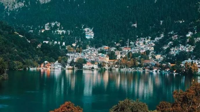 उत्तराखंड वन विभाग ने नैनीताल जिले में दो इको-पर्यटन स्थलों 'टिफिन टॉप' और 'चाइना पीक' में प्रवेश के लिए प्रति व्यक्ति 50 रुपये का शुल्क लगा दिया उत्तराखंड वन विभाग ने नैनीताल जिले में दो इको-पर्यटन स्थलों 'टिफिन टॉप' और 'चाइना पीक' में प्रवेश के लिए प्रति व्यक्ति 50 रुपये का शुल्क लगा दिया