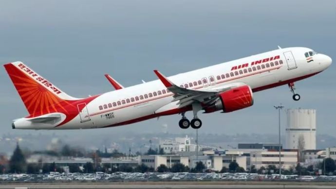 Air India की फ्लाइट के शौचालय में धूम्रपान कर रहा था शख्स, दर्ज हुआ केस Air India की फ्लाइट के शौचालय में धूम्रपान कर रहा था शख्स, दर्ज हुआ केस