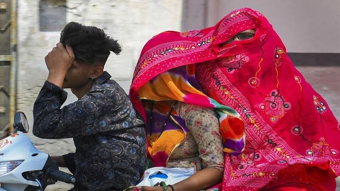 बढ़ती गर्मी को देखते हुए दिल्ली में बिजली की मांग लगातार बढ़ रही है।