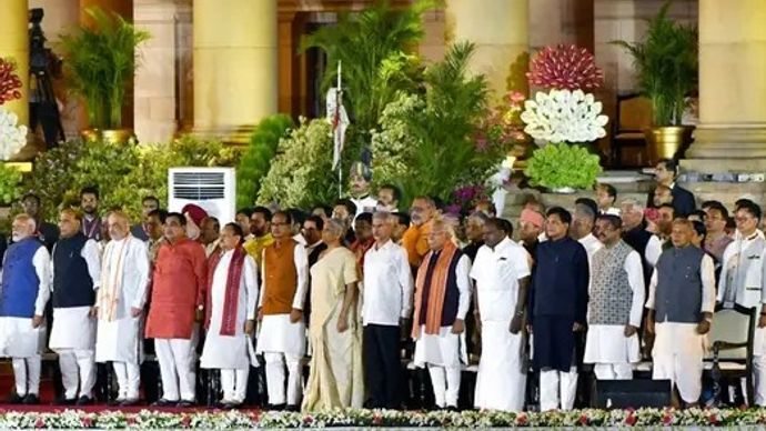 शपथ लेने वाले मंत्रियों में 33 ऐसे सांसद हैं, जिन्होंने पहली बार शपथ ली है शपथ लेने वाले मंत्रियों में 33 ऐसे सांसद हैं, जिन्होंने पहली बार शपथ ली है
