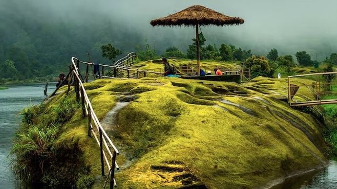 भारत के कुछ छुपे रत्न जो वाक़ेयी बारिश के मौसम में स्वर्ग ही बन जाते हैं। भारत के कुछ छुपे रत्न जो वाक़ेयी बारिश के मौसम में स्वर्ग ही बन जाते हैं।