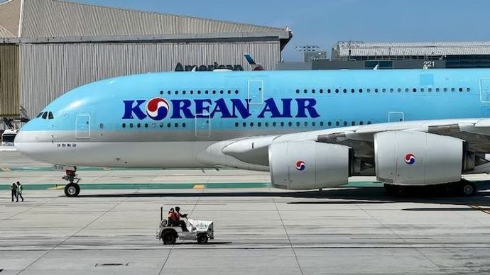 दक्षिण कोरिया से ताइवान जाने वाली बोइंग की फ्लाइट KE189 की इमरजेंसी लैंडिंग दक्षिण कोरिया से ताइवान जाने वाली बोइंग की फ्लाइट KE189 की इमरजेंसी लैंडिंग