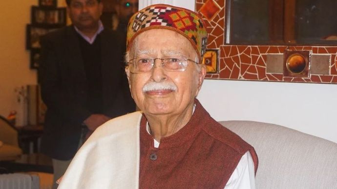 लालकृष्ण आडवाणी Delhi AIIMS में भर्ती,