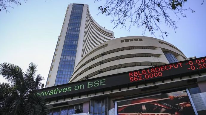 Muharram की छुट्टी के चलते आज बुधवार 17 जुलाई 2024 को शेयर बाजार बंद है Muharram की छुट्टी के चलते आज बुधवार 17 जुलाई 2024 को शेयर बाजार बंद है