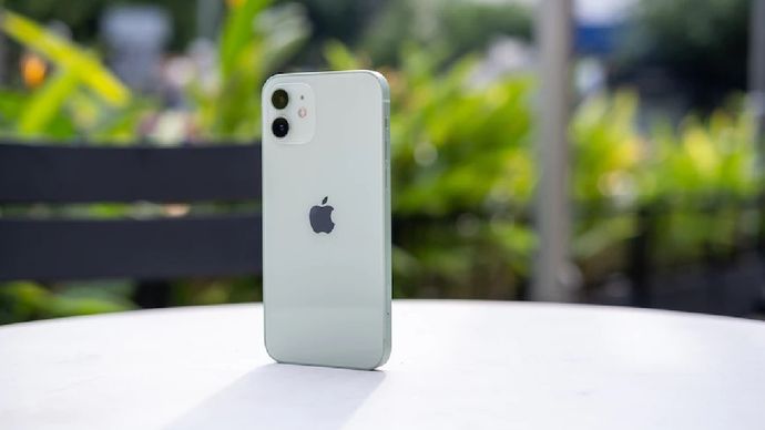 भारत में iPhone की कीमतों में भारी गिरावट: शुल्क कटौती के बाद Apple ने दिए बड़े डिस्काउंट!