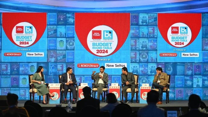 इंडिया टुडे-बिजनेस टुडे बजट राउंड टेबल 2024 में वैल्यू रिसर्च के धीरेंद्र कुमार, केडिया सिक्योरिटीज के विजय केडिया और जेएम फाइनेंशियल सर्विसेज के आशु मदान। इंडिया टुडे-बिजनेस टुडे बजट राउंड टेबल 2024 में वैल्यू रिसर्च के धीरेंद्र कुमार, केडिया सिक्योरिटीज के विजय केडिया और जेएम फाइनेंशियल सर्विसेज के आशु मदान।