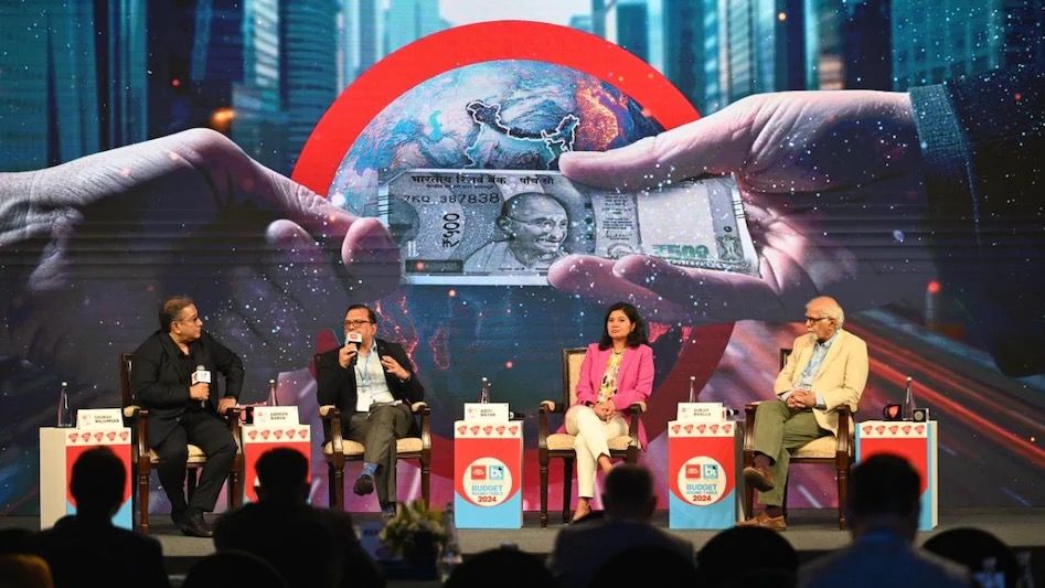 इंडिया टुडे-बिजनेस टुडे बजट राउंड टेबल 2024 में बिजनेस टुडे के संपादक सौरव मजूमदार के साथ डॉ. सुरजीत भल्ला, अभीक बरुआ और अदिति नायर इंडिया टुडे-बिजनेस टुडे बजट राउंड टेबल 2024 में बिजनेस टुडे के संपादक सौरव मजूमदार के साथ डॉ. सुरजीत भल्ला, अभीक बरुआ और अदिति नायर