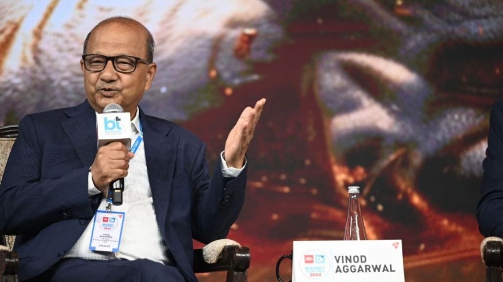 इंडिया टुडे-बिजनेस टुडे बजट राउंड टेबल 2024 में बोलते हुए विनोद अग्रवालइंडिया टुडे-बिजनेस टुडे बजट राउंड टेबल 2024 में बोलते हुए विनोद अग्रवाल