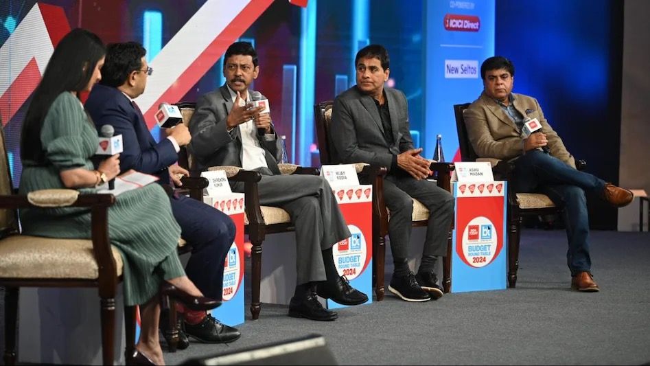 इंडिया टुडे-बिजनेस टुडे बजट राउंड टेबल 2024 में वैल्यू रिसर्च के धीरेंद्र कुमार, केडिया सिक्योरिटीज के विजय केडिया और जेएम फाइनेंशियल सर्विसेज के आशु मदान। इंडिया टुडे-बिजनेस टुडे बजट राउंड टेबल 2024 में वैल्यू रिसर्च के धीरेंद्र कुमार, केडिया सिक्योरिटीज के विजय केडिया और जेएम फाइनेंशियल सर्विसेज के आशु मदान।