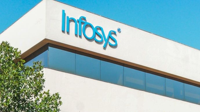 Infosys के शेयर की कीमत में 1% की गिरावट, IT प्रमुख ने 32,000 करोड़ रुपये के GST चोरी नोटिस का किया खंडन