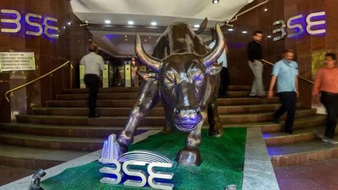 Stock Market: शुरुआती कारोबार में सेंसेक्स 1,000 अंक चढ़ा, इंडिया VIX में 27% की गिरावट