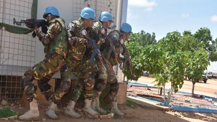 ितनी ताकतवर है बांग्लादेश की सेना, जिसने किया तख्तापलट? ितनी ताकतवर है बांग्लादेश की सेना, जिसने किया तख्तापलट?