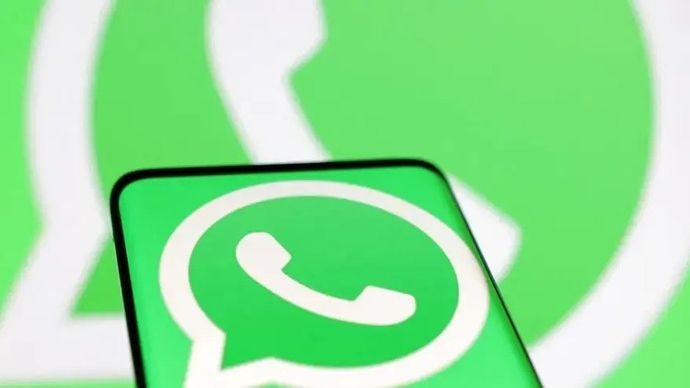 WhatsApp पर AI चैटिंग और वॉइस फीचर्स WhatsApp पर AI चैटिंग और वॉइस फीचर्स
