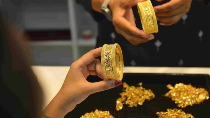 दुनियाभर में क्यों मची है गोल्ड खरीदने की होड़ दुनियाभर में क्यों मची है गोल्ड खरीदने की होड़