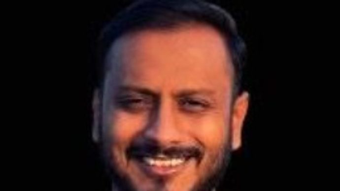 नौकरी छोड़ अब हर साल कमाते हैं 54 लाख रूपये  नौकरी छोड़ अब हर साल कमाते हैं 54 लाख रूपये