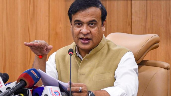 मुख्यमंत्री हिमंत बिस्वा सरमा ने घोषणा की कि राज्य में नए आधार कार्ड के लिए आवेदन करने वालों को पहले अपना एनआरसी नंबर जमा कराना होगा