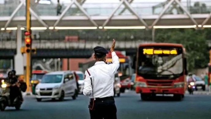 Service road closed on Delhi-Gurugram road Delhi Gurugram NH-48