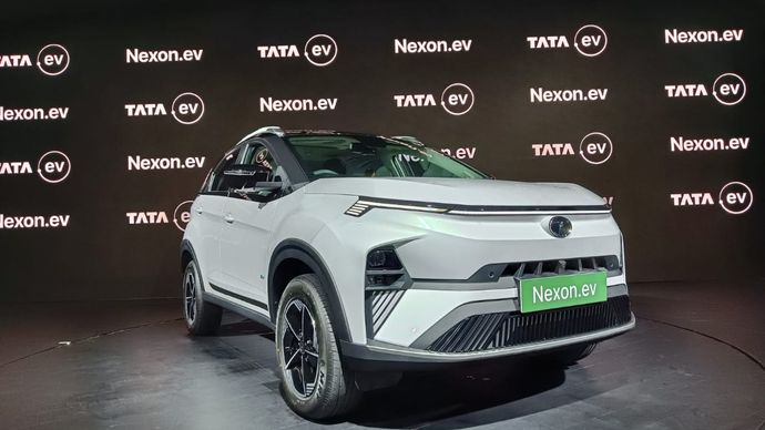 The firm said it is passing on battery price reduction benefits to customers.