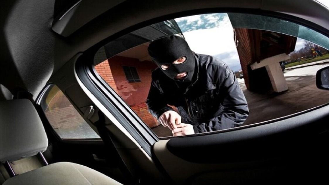 इस एक तरकीब से आप अपनी कार चोरी होने से बचा सकते हैं इस एक तरकीब से आप अपनी कार चोरी होने से बचा सकते हैं